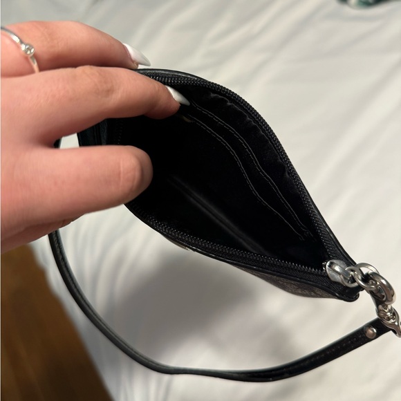 COACH wristlet. Amazing condition and authentic. - Picture 4 of 4